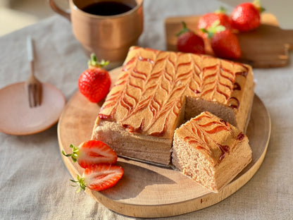 【1月限定】ふわっとくちどけ 贅沢苺の生カステラ 〜農薬不使用米粉仕立て〜