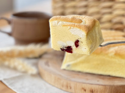 ぷるふわ生カステラ【クランベリーチーズ】
